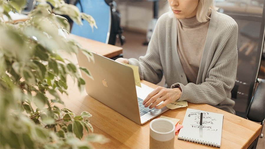 Why Market With Social Media and Why it is Not Like Blogging